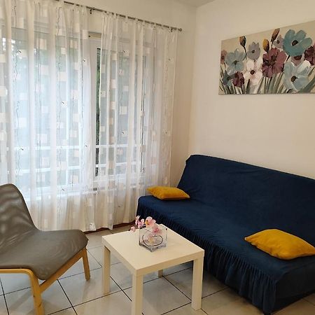 Nemira Beach Apartments 오미스 외부 사진