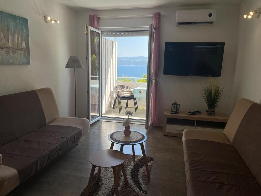 Nemira Beach Apartments 오미스 외부 사진