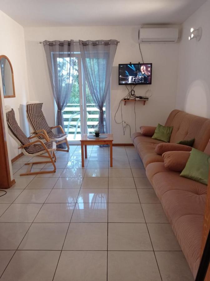 Nemira Beach Apartments 오미스 외부 사진