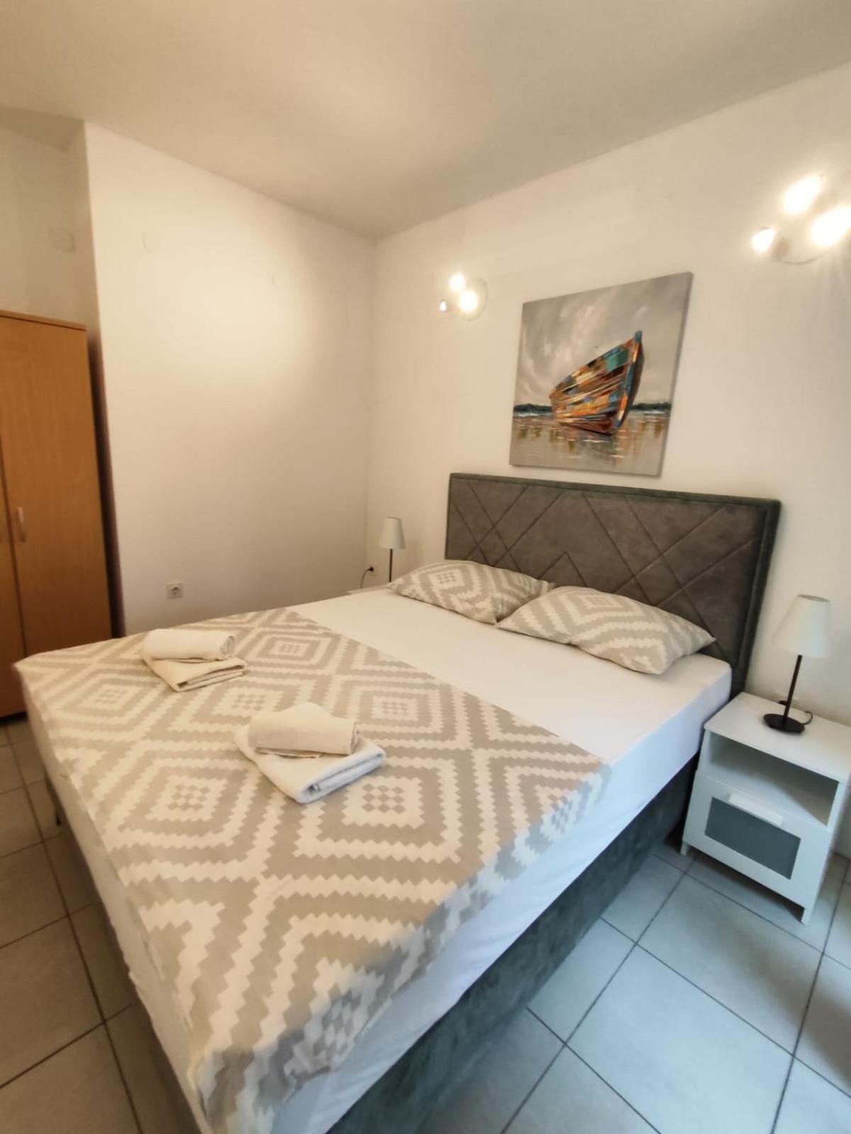 Nemira Beach Apartments 오미스 외부 사진