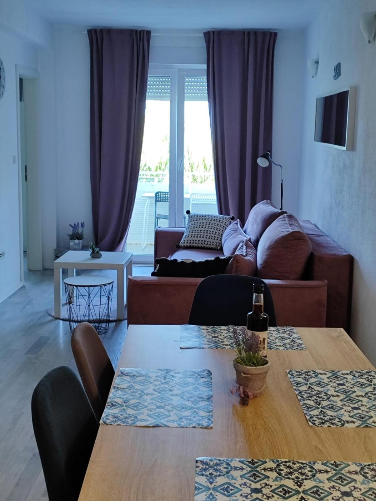 Nemira Beach Apartments 오미스 외부 사진