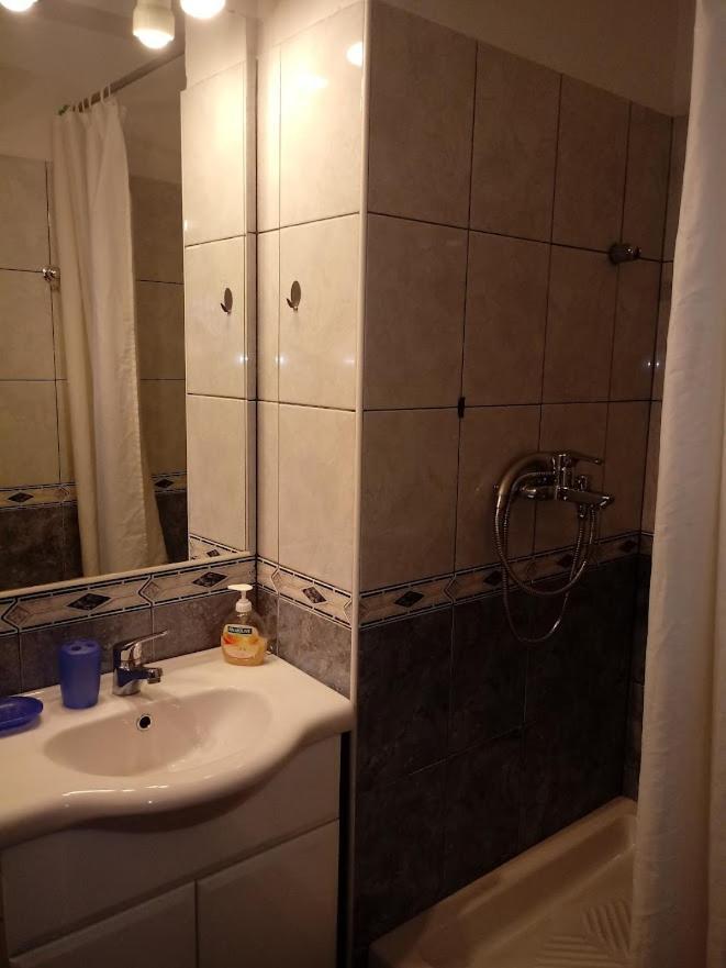 Nemira Beach Apartments 오미스 외부 사진