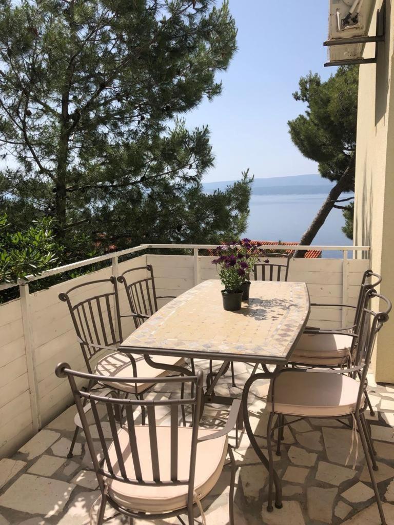 Nemira Beach Apartments 오미스 외부 사진
