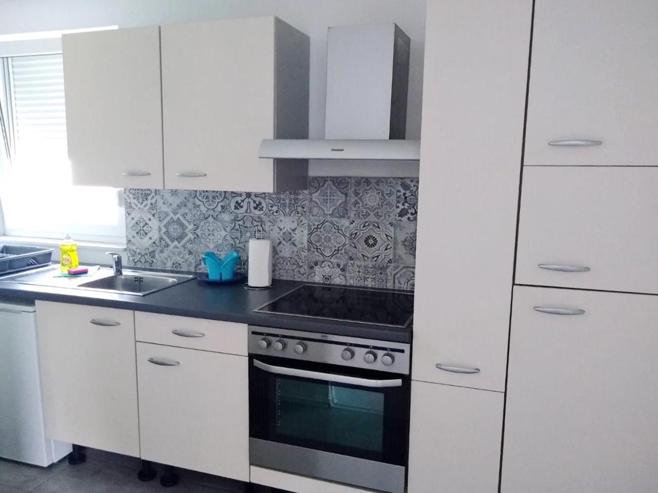 Nemira Beach Apartments 오미스 외부 사진